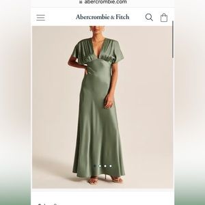 COPY - Abercrombie & Fitch flutter sleeve gown